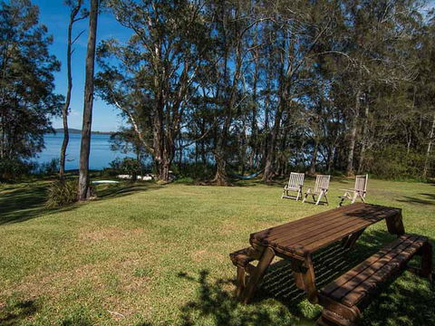 Tuppy's On The Lake - ACT Tourism 0