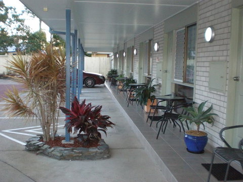 Twin Towns Motel - ACT Tourism 0