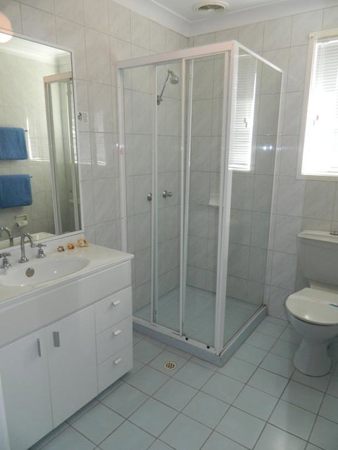 Twin Towns Motel - ACT Tourism 3