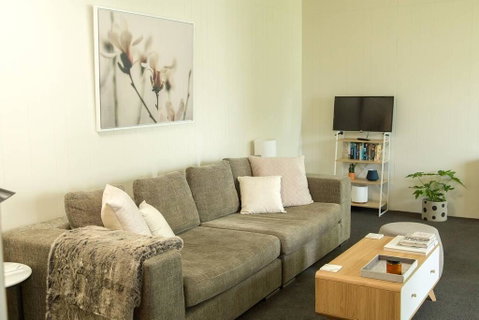 Two Bedroom Gem, Short Drive To MONA - ACT Tourism 0