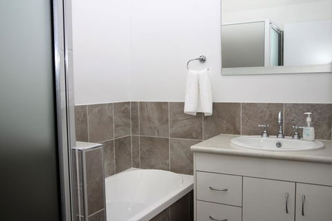 Two On Sunset - ACT Tourism 0