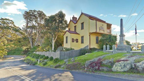Two Story Bed And Breakfast - ACT Tourism 0