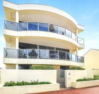 Ultimate Esplanade - 3 Storey Experience - WiFi - ACT Tourism