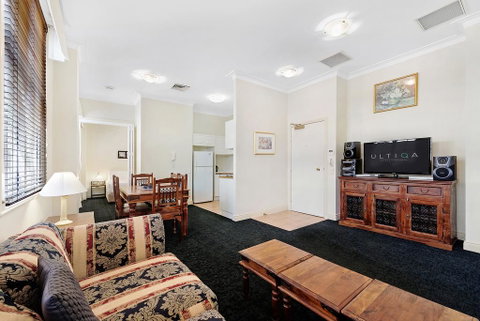 ULTIQA Rothbury Hotel - ACT Tourism 3
