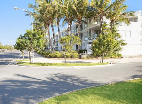 Unit 101 Plantation Resort - Rainbow Beach, Plantation Resort, Second Floor, Aircon, Pool, Spa - ACT Tourism 0