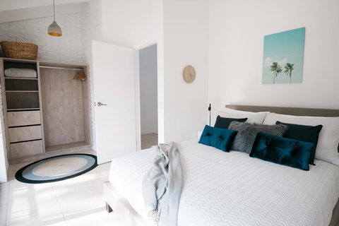 Unit 4 Weyba Lodge Noosa - ACT Tourism 2