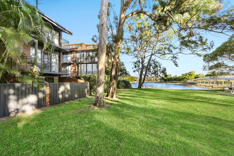 Unit 4 Weyba Lodge Noosa - ACT Tourism 1