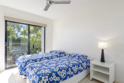 Unit 5 Rainbow Surf - Modern, Double Storey Townhouse With Large Shared Pool, Close To Beach And Shop - ACT Tourism 3
