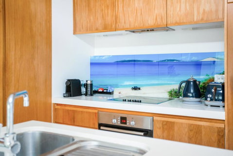 Unit 6 Plantation - Rainbow Beach, Plantation Resort, Ground Floor, Aircon, Pool, Spa - ACT Tourism 2