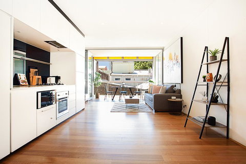 Urban Rest - Riley St - ACT Tourism 0