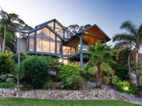 Venabu on Garuwa 20 Garuwa Street - spectacular house with fabulous views