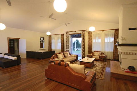 Verona House - ACT Tourism 3