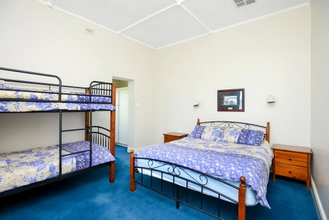 Victor Harbor Beachfront Bliss + WiFi - ACT Tourism 2