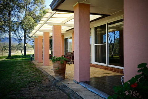 Verona Vineyard Cottage - ACT Tourism 1