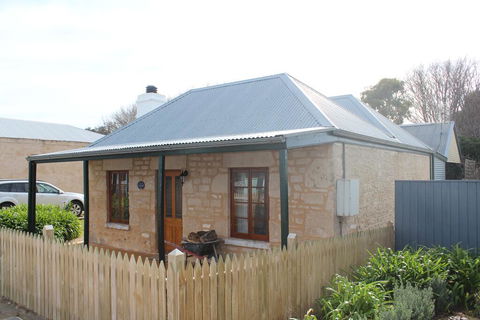 Victoria Cottage - ACT Tourism 3