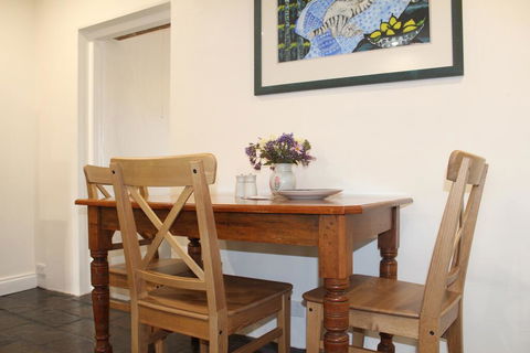 Victoria Cottage - ACT Tourism 1