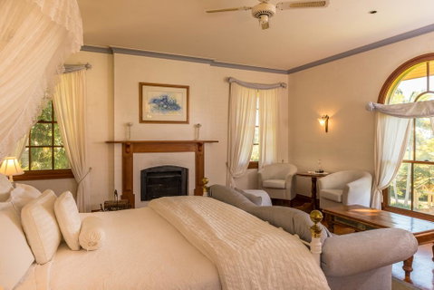 Victoria's At Ewingsdale - ACT Tourism 3