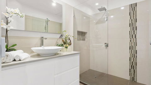 VIEWS AT MCCRAE..... - ACT Tourism 0