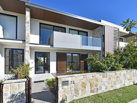 Villa Capri Waterside At Trinity Point - ACT Tourism 0