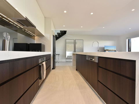 Villa Capri Waterside At Trinity Point - ACT Tourism 2