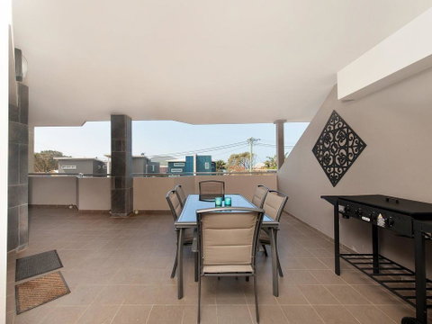 Villa Serene @ Fingal Bay - ACT Tourism 3