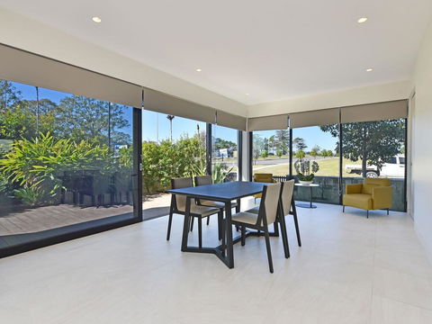 Villa Sorrento Waterside At Trinity Point - ACT Tourism 1