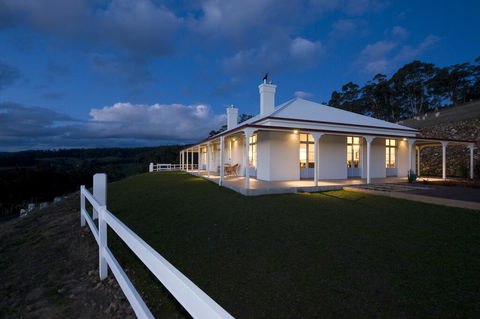 Villa Talia Tasmania - ACT Tourism 1