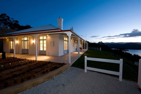 Villa Talia Tasmania - ACT Tourism 2