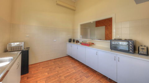 Village Stays Coldstream Gallery Apartment - ACT Tourism 2