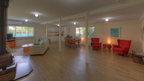 Village Stays Coldstream Gallery Bungalow - ACT Tourism 1