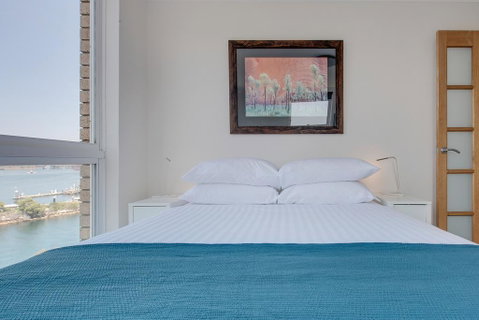 Wake Up To Sydney Harbour - ACT Tourism 2