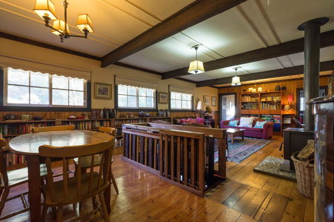 Walhalla Coach House - ACT Tourism 3