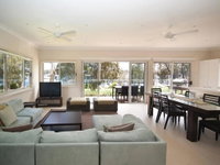 Book Wangi Wangi Accommodation Vacations ACT Tourism ACT Tourism