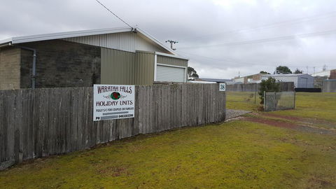 Waratah Falls Holiday Unit - ACT Tourism 2