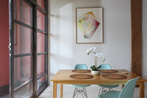 Warehouse Apartment With Balcony In Trendy Area - ACT Tourism 1