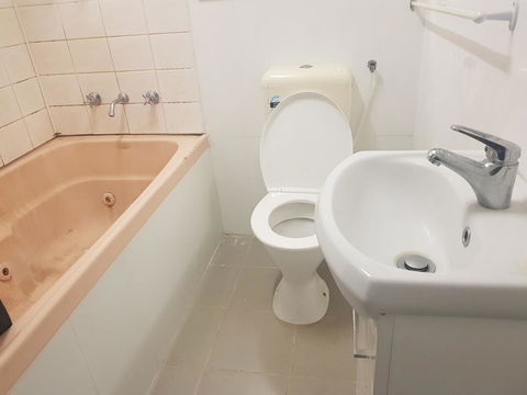 Warm Friendly Family Environment In Braybrook - ACT Tourism 1