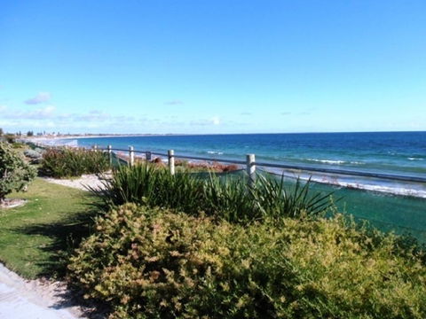 Warnbro Beach Family Accommodation - ACT Tourism 3