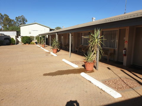 Warrego Motel - ACT Tourism 1