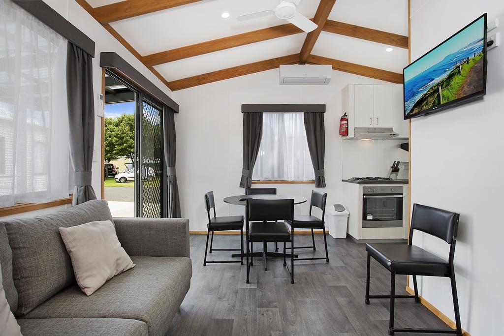Warrnambool VIC ACT Tourism