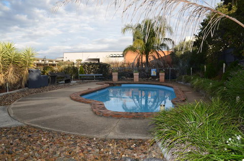 Warwick Motor Inn - ACT Tourism 1