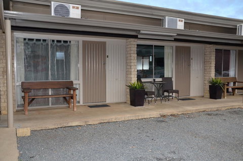 Warwick Motor Inn - ACT Tourism 2