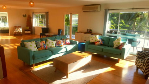 Wategos Surf Shack - ACT Tourism 0