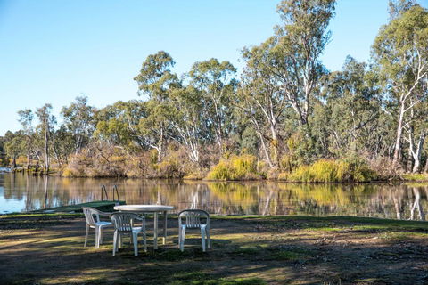 Water's Edge Bundalong - ACT Tourism 2