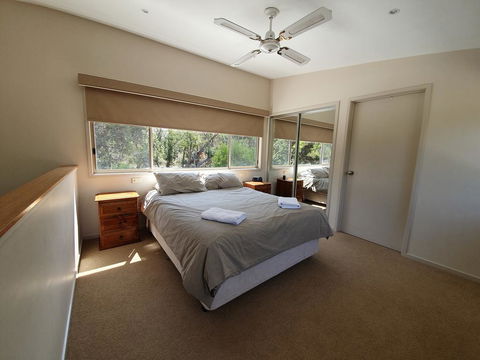 Waterfront Retreat At Wattle Point - ACT Tourism 3