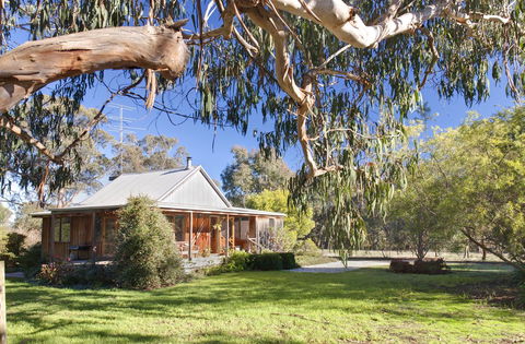 Bluegum Ridge Cottages - ACT Tourism 7