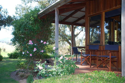 Bluegum Ridge Cottages - ACT Tourism 21
