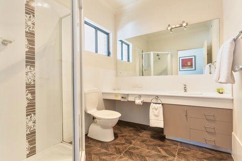 Blazing Stump Motel & Suites - ACT Tourism 14