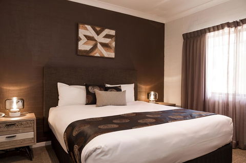 Blazing Stump Motel & Suites - ACT Tourism 11