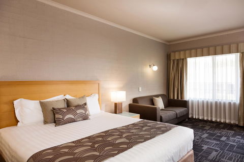 Blazing Stump Motel & Suites - ACT Tourism 8