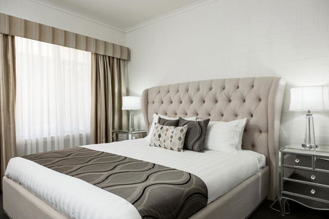 Blazing Stump Motel & Suites - ACT Tourism 24